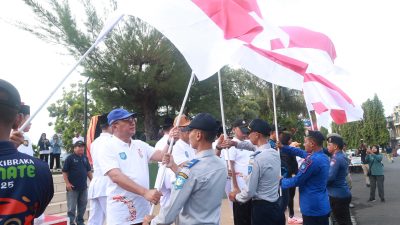 Sambut HUT 17 Agustus, Walikota Ternate Bagikan 10 Juta Bendera Merah Putih