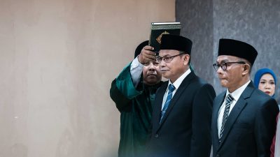 Prof. Abdullah Jabid Resmi Jabat Rektor Unkhair Ternate