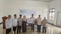 Pemkab dan Baznas Serahkan Bantuan Modal Kepada 24 Pelaku Usaha di Halsel
