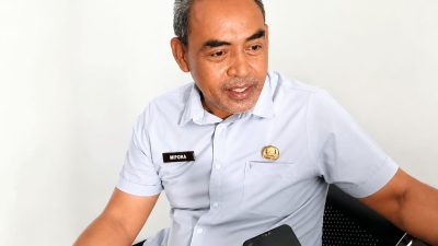 Bassam-Helmi Bangun Jalan Aspal 3 KM di Kecamatan Makian Barat