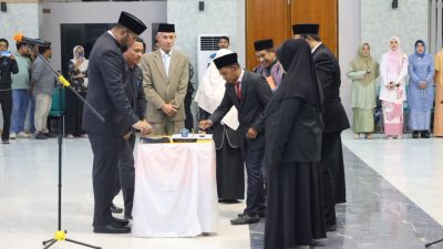 Bupati Bassam Lantik 10 Pejabat, Termasuk Ali Dano Hasan Dikukuhkan Dari Jabatan Kadis