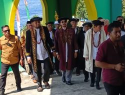 Bupati Bassam dan Sultan Mengukuhkan Mesjid Pertama Kesultanan Bacan di Kecamatan Makian