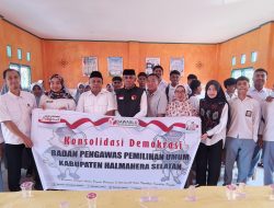 Gelar Konsolidasi Demokrasi di SMA Alkhairat Labuha, Bawaslu Halsel Dorong Pemilih Pemula Jadi Generasi Cerdas dan Berintegritas
