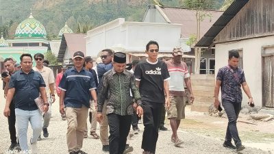 Wabup Helmi Tinjau Pembangunan Jalan Lapen di Loleojaya