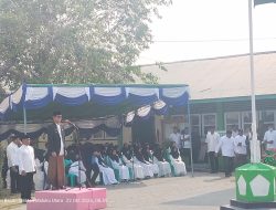 Wabup Helmi Jadi Pembina Upacara Hari Santri 2026 di Pondok Pesantren Alhairat Labuha